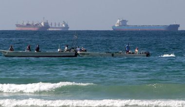 Στενά του Ορμούζ: Συγκρατημένα αισιόδοξοι οι ναυτικοί – Εξετάζουν τα «ψιλά γράμματα» της εκεχειρίας
