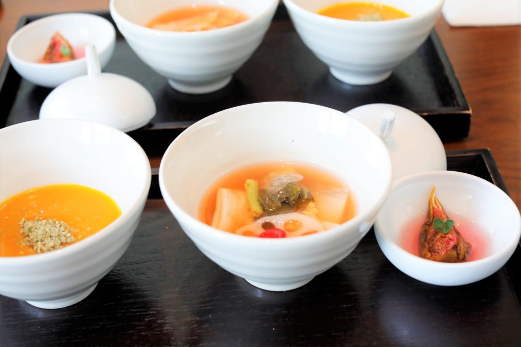 Balwoogongyang: Η κορεάτικη τελετουργία με τα «τέσσερα μπολ» που φέρνει ηρεμία (βίντεο)