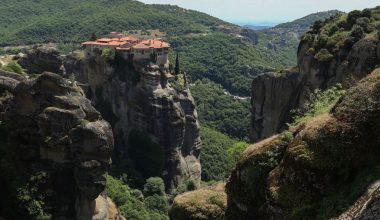 Μετέωρα: Βίντεο ντοκουμέντο από τη στιγμή που η 65χρονη πέφτει στο κενό