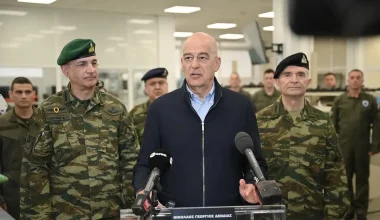 Ο Νίκος Δένδιας υπέγραψε συμφωνία με την Ευρωπαϊκή Τράπεζα Επενδύσεων για την αναβάθμιση 40 στρατοπέδων