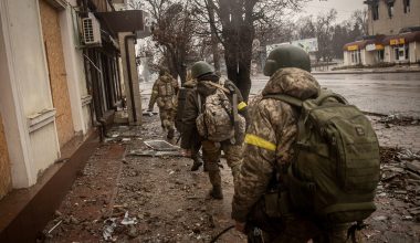 Σαν βέλος ρωσικό FPV «καρφώθηκε» στο κεφάλι Ουκρανού στρατιώτη και εξοντώθηκε όλη η ομάδα του (βίντεο)