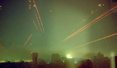 Αντιαεροπορικά πυρά κοντά στην Τεχεράνη: Αναφορές για σμήνη drones