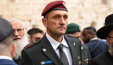 Ιρανοί χάκερ δημοσίευσαν πλάνα με τον πρώην αρχηγό των IDF σε «μυστικό ταξίδι» στην Ιορδανία: Δείτε βίντεο