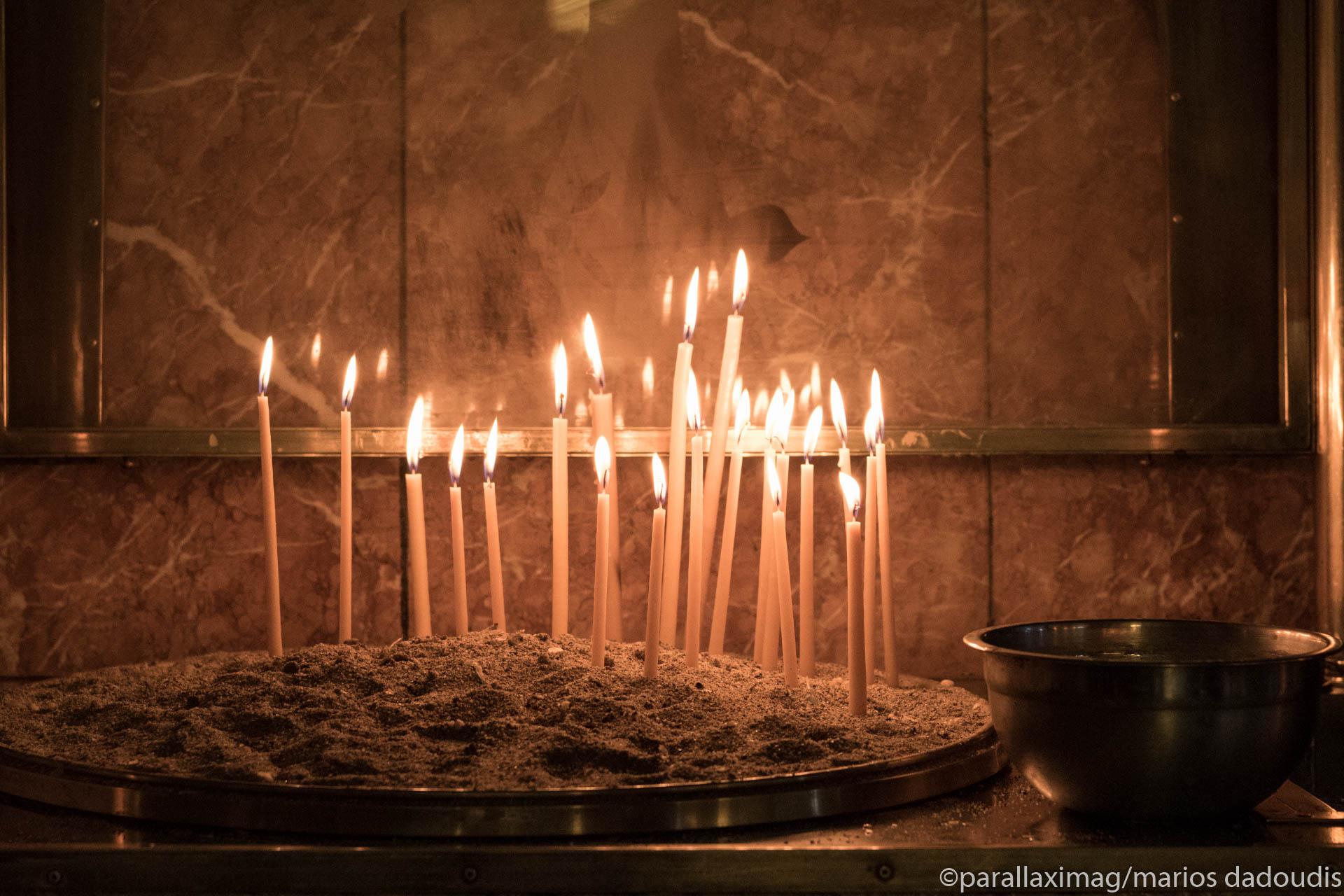 Τα περίεργα έθιμα της Μ.Πέμπτης ανά τον κόσμο: Το μπάνιο πριν ξημερώσει, το αλάτι και… το μέτρημα χρημάτων