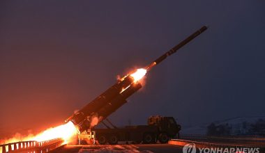 Bloomberg: Η Βόρεια Κορέα προχώρησε σε δοκιμές ηλεκτρομαγνητικών όπλων και βομβών άνθρακα