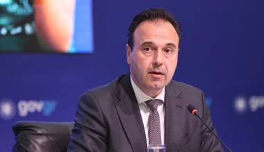 Δ.Παπαστεργίου για social media: Υψηλές κυρώσεις σε όσες πλατφόρμες δεν τηρήσουν τη ρύθμιση των κάτω των 15 ετών