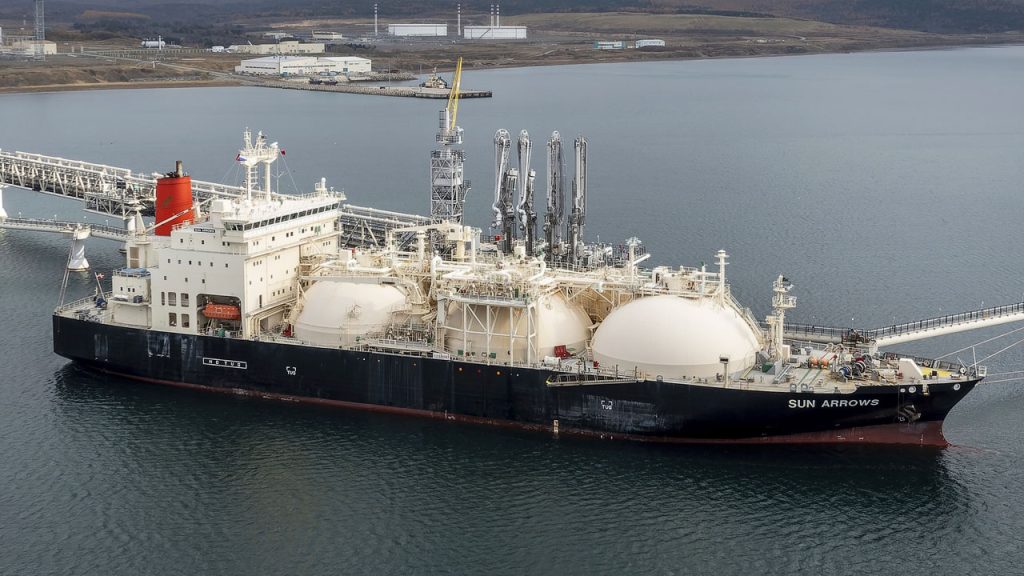 Financial Times: H Eυρώπη αύξησε τις εισαγωγές ρωσικού LNG λόγω της σύγκρουσης στη Μέση Ανατολή