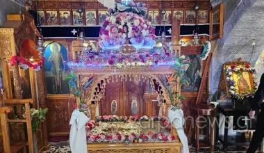 Χανιά: «High-tech» ο επιτάφιος του Ιερού Ναού Προφήτη Ηλία – Τον στόλισαν με led φωτάκια (φώτο)