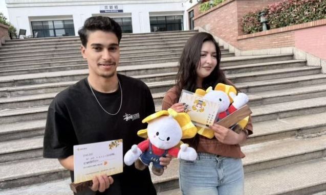 Αυτός είναι ο «αφανής» ήρωας της Κίνας – Έσωσε κοπέλα από βέβαιο πνιγμό και εξαφανίστηκε (βίντεο)