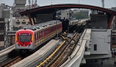 Ιράν: Εμπορικό τρένο διασχίζει την ανακατασκευασμένη γέφυρα στο Κασάν μετά τα αμερικανο-ισραλινά πλήγματα (βίντεο)