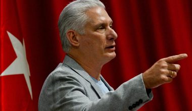 Πρόεδρος Κούβας για παραίτηση από το αξίωμά του: «Στο λεξιλόγιο των επαναστατών δεν υπάρχει η λέξη παραίτηση»