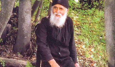 Μεγάλη Παρασκευή: Τι παρότρυνε τους πιστούς ο Άγιος Παΐσιος να κάνουν σήμερα