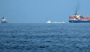 Ιράν: Πρόταση να καταβάλλονται τα τέλη διέλευσης από τα Στενά του Ορμούζ στο εθνικό του νόμισμα