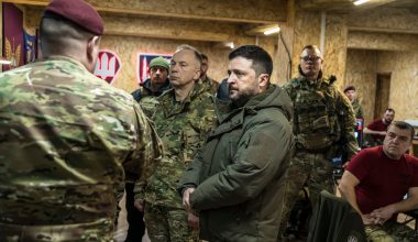 Δυσοίωνη εκτίμηση του Β.Ζελένσκι για τις δύο πόλεις-στόχους των Ρώσων: «Θα ζοριστούμε μέχρι τον Σεπτέμβριο»