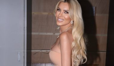 Κ.Καινούργιου: Τι απαντά στα αρνητικά σχόλια για το μακιγιάζ στο μαιευτήριο – Ολόκληρη η ανάρτησή της