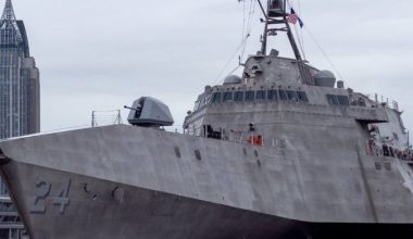 Αμερικανικό πολεμικό επιχείρησε να περάσει τα Στενά του Ορμούζ και… «Σε 30’ σε βυθίζουμε»! – Άμεση αναστροφή!