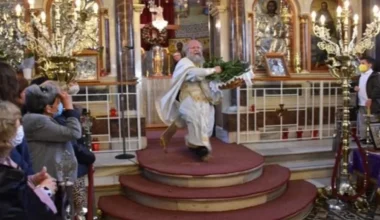 Η «πρώτη Ανάσταση» σε Ζάκυνθο, Κέρκυρα και Χίο: Ο «τεχνητός σεισμός», η Γκλόρια και ο ιερέας με τα βάγια (βίντεο)