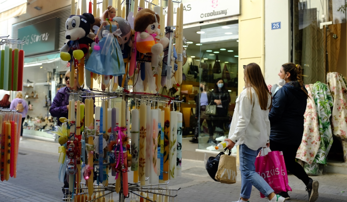 Μεγάλο Σάββατο: Αλλαγές στο σημερινό ωράριο των καταστημάτων – Πότε κλείνουν τα μαγαζιά