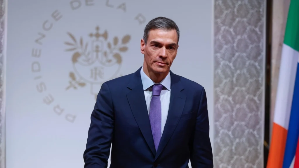 Π.Σάντσεθ: Φθάνει σήμερα στην Κίνα μετά την ανακοίνωση των ΗΠΑ για διακοπή των εμπορικών σχέσεων με την Ισπανία