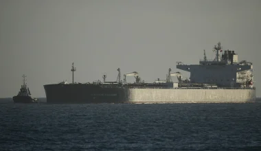 Δύο κινέζικα υπερδεξαμενόπλοια πέρασαν από τα Στενά του Ορμούζ