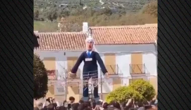 Ισπανία: Ανατίναξαν γιγάντιο ομοίωμα του Μ.Νετανιάχου – Δείτε βίντεο