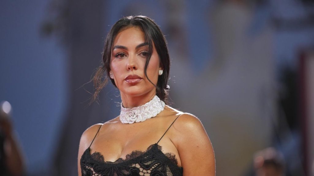 «Θύελλα» αντιδράσεων προκάλεσε η σύντροφος του Κ.Ρονάλντο: «Ήμουν καθαρίστρια και τώρα είμαι γ@@@νο αφεντικό»!