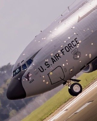 «Λαβωμένο» αμερικανικό Stratotanker στη Βρετανία – Τα σημάδια από τους ιρανικούς πυραύλους