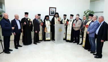 Το Άγιο Φως «ταξίδεψε» και στον εμπόλεμο Λίβανο μέσω της Κύπρου (φωτο)