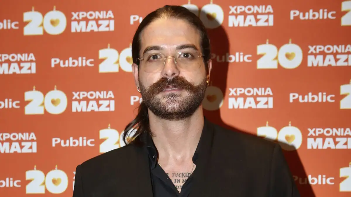 Α.Μουγκοπέτρος: Δεν τα παρατάει – Δείτε τον να παίζει ξανά κλαρίνο ένα χρόνο μετά τον ακρωτηριασμό του (βίντεο)