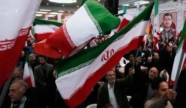 Βίντεο: Ιρανοί υποδέχθηκαν θερμά την αντιπροσωπεία «Minab 168» που επέστρεψε από τις διαπραγματεύσεις στο Πακιστάν