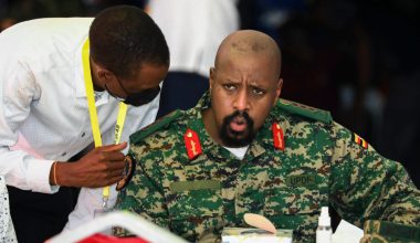 Ο αρχηγός του Στρατού της Ουγκάντα ​​απαίτησε 1 δισ. δολάρια από την Τουρκία και «την πιο όμορφη γυναίκα»!