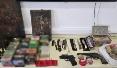 Ηράκλειο: 60χρονος συνελήφθη για κατοχή όπλων έπειτα από καταγγελία για ενδοοικογενειακή βία