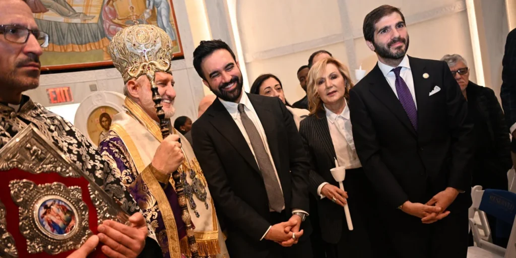 Νέα Υόρκη: Ο δήμαρχος Ζοχράν Μαμντάνι ευχήθηκε «Καλή Ανάσταση» στα Ελληνικά – Το «ουάου» του Ελπιδοφόρου (βίντεο)