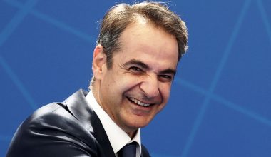 Πανηγυρίζει ο Έλληνας πρωθυπουργός Κ.Μητσοτάκης για την ήττα του Βίκτορ  Όρμπαν: «Μεγάλη βραδιά»