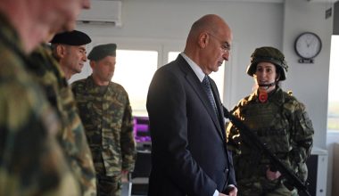 Ο Ν.Δένδιας στο φυλάκιο 126: Το μήνυμα του Έλληνα ΥΠΕΘΑ από το Σουφλί για την γιορτή της Ανάστασης