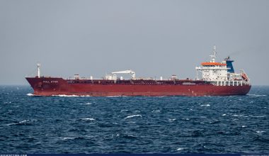 Οι ΗΠΑ κλιμακώνουν – Απαγόρευσαν σε δύο κινεζικά πετρελαιοφόρα να βγούν από το Ορμούζ!