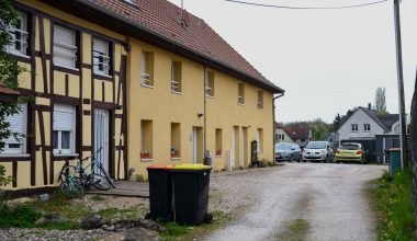 Γαλλία: Nέες αποκαλύψεις για το αγόρι που ζούσε μέσα σε βαν – Κοιμόταν σε σκουπίδια κι έτρωγε ξερό ψωμί με ξύδι