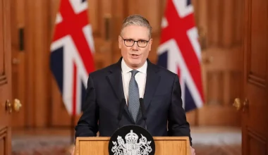 Κ.Στάρμερ: «Δεν υποστηρίζουμε τον αποκλεισμό των Στενών του Ορμούζ και των ιρανικών λιμανιών»