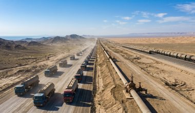 Ιράν: «Ξεκινάμε χερσαίες εξαγωγές πετρελαίου σε Ρωσία και Κίνα»