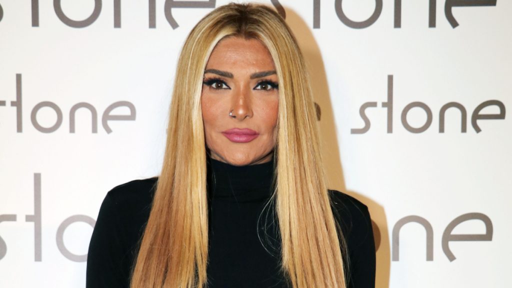 Συγκλονίζει η Α.Ηλιάδη: «Μια φορά ζήτησα τα χρήματά μου – Κατέληξα στο πάτωμα με μπουνιές και κλωτσιές»