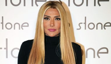 Συγκλονίζει η Α.Ηλιάδη: «Μια φορά ζήτησα τα χρήματά μου – Κατέληξα στο πάτωμα με μπουνιές και κλωτσιές»