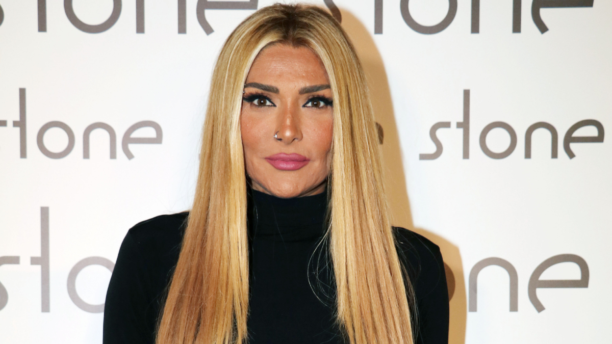 Συγκλονίζει η Α.Ηλιάδη: «Μια φορά ζήτησα τα χρήματά μου – Κατέληξα στο πάτωμα με μπουνιές και κλωτσιές»