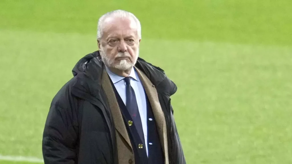 Πρόεδρος της Νάπολι: Φέρνει τα «πάνω-κάτω» – Προτείνει 50λεπτους αγώνες ποδοσφαίρου και κατάργηση κόκκινων καρτών