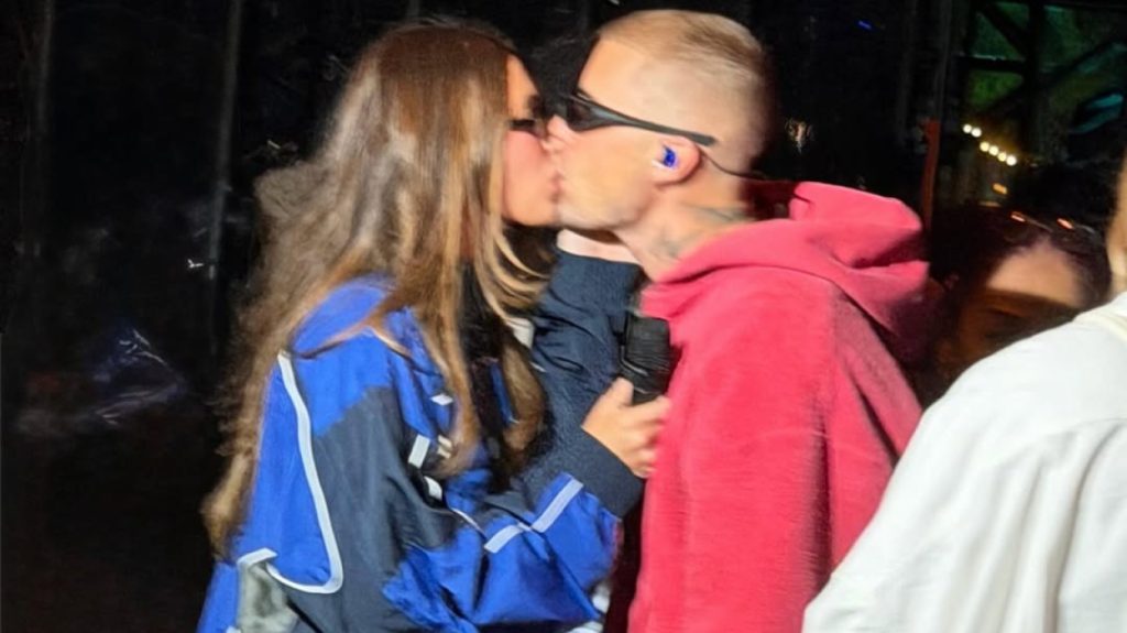 Τζάστιν-Χέιλι Μπίμπερ: Πιο ερωτευμένο από ποτέ το ζευγάρι – Τα τρυφερά στιγμιότυπά τους στο Coachella (φωτο)