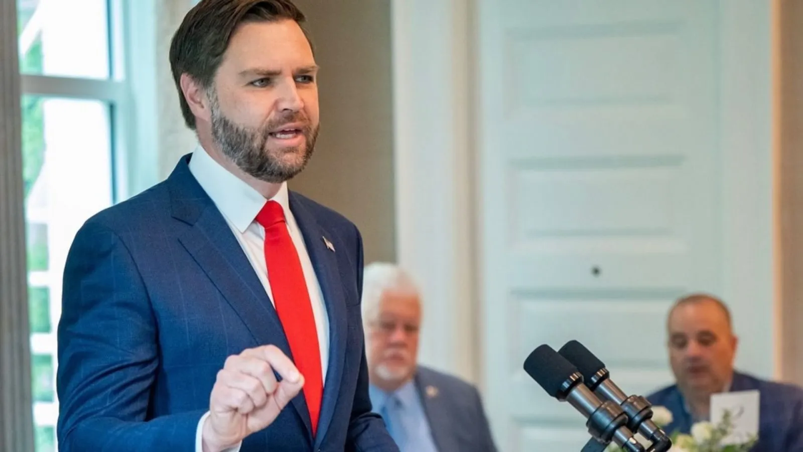 Ο Τζέι Ντι Βανς αποκάλυψε μέχρι πότε οι ΗΠΑ θα συνεχίσουν τον πόλεμο με το Ιράν (βίντεο)