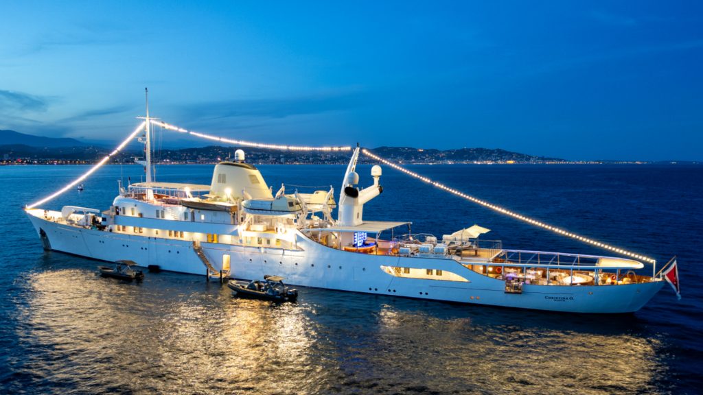 Στο «σφυρί» ξανά η ιστορική θαλαμηγός «Christina O»: Η τιμή έκπληξη για το πολυτελές γιοτ του Αριστοτέλη Ωνάση