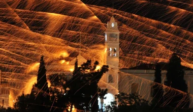 Χίος: 32χρονη τραυματίστηκε στη γνάθο από ρουκέτα – Απαραίτητο να χειρουργηθεί