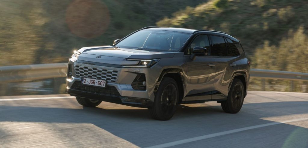 Δοκιμάζουμε το νέο Toyota RAV4