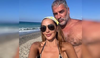 Δέσποινα Βανδή και Βασίλης Μπισμπίκης συνεχίζουν τις διακοπές τους στην Κρήτη – Οι φωτογραφίες που δημοσίευσαν