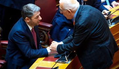 Επικοινωνία Ν.Ανδρουλάκη – Ν.Κακλαμάνη για αναβολή της αυριανής συζήτησης στη Βουλή λόγω Γ.Μυλωνάκη